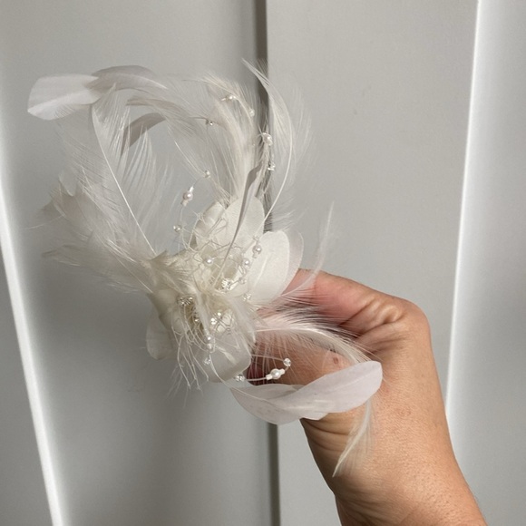 Hair clip wedding accessory (or brooch) can be worn as either - Picture 1 of 5